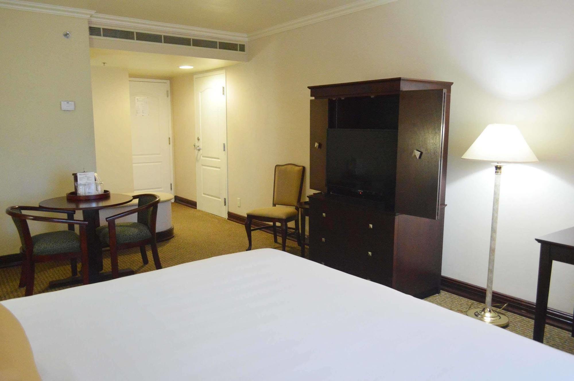 Best Western Plus Nuevo Laredo Inn & Suites Экстерьер фото